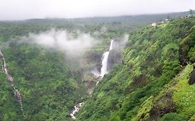 Hotel Treetop Mahabaleshwar